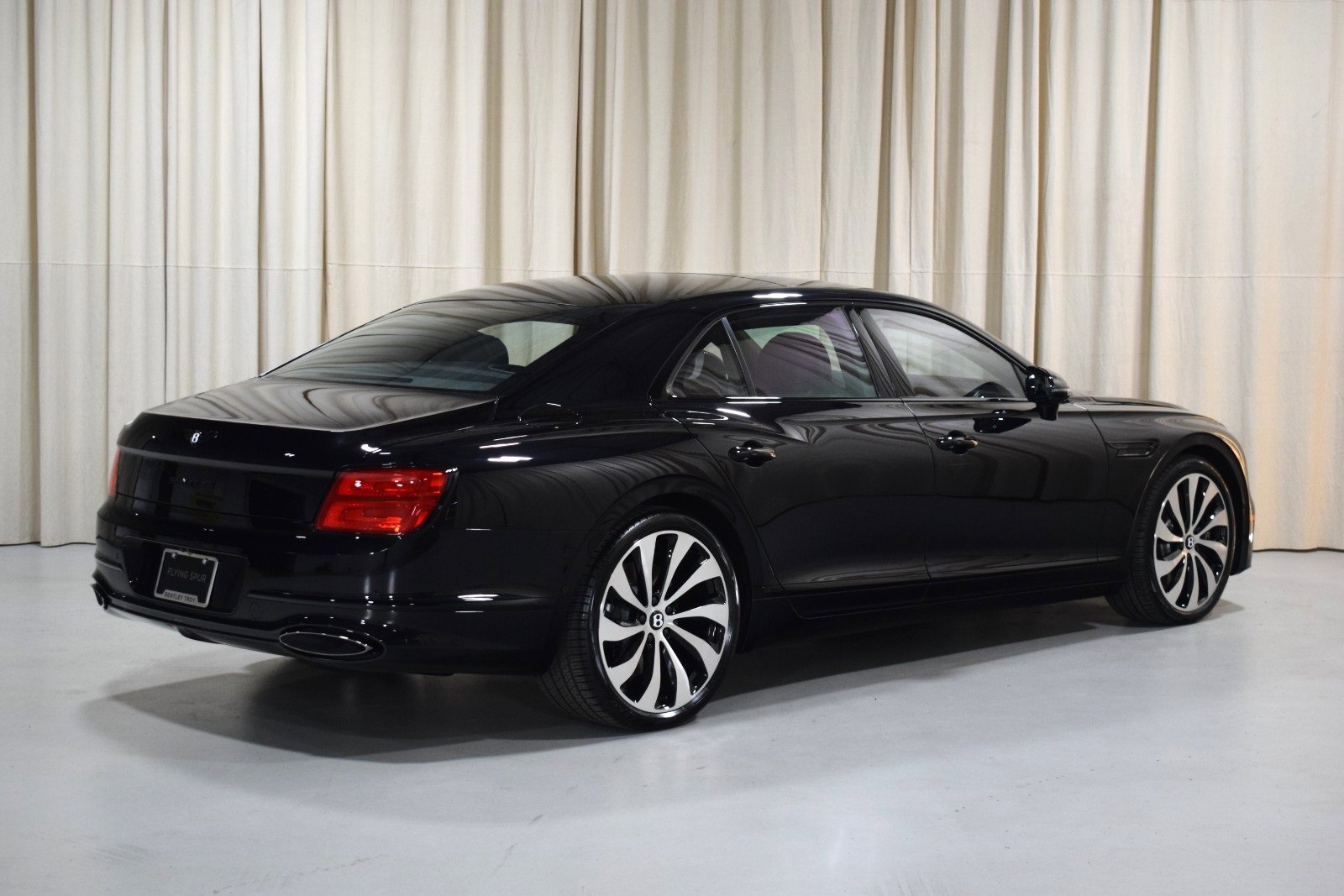 New 2026 Bentley Flying Spur Plug-In Hybrid image 3