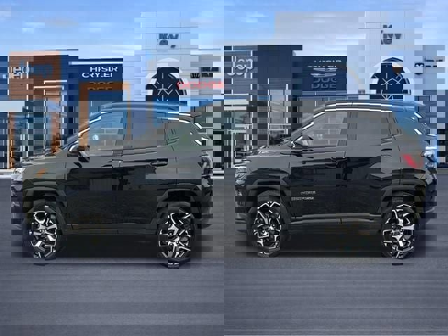 Used 2025 Jeep Compass Limited image 3