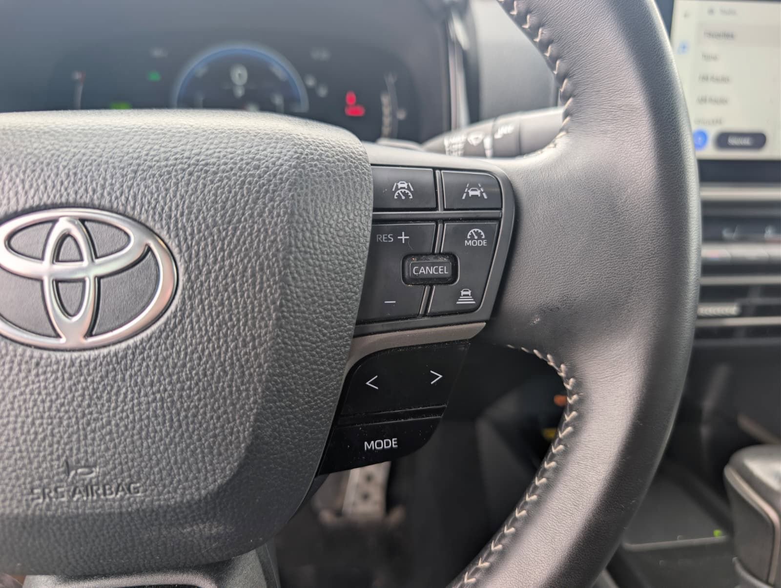 Used 2025 Toyota Camry SE FWD image 35
