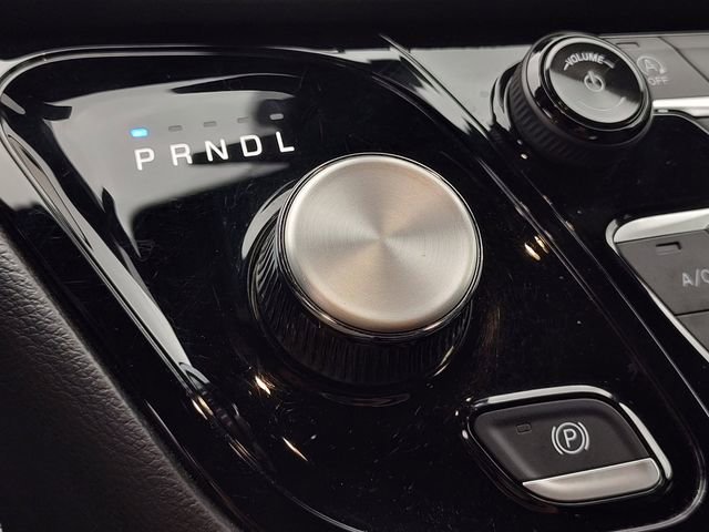 Used 2025 Chrysler Pacifica Select FWD image 35