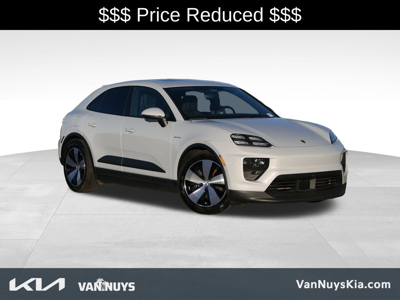 Used 2024 Porsche Macan 4 Electric image 1