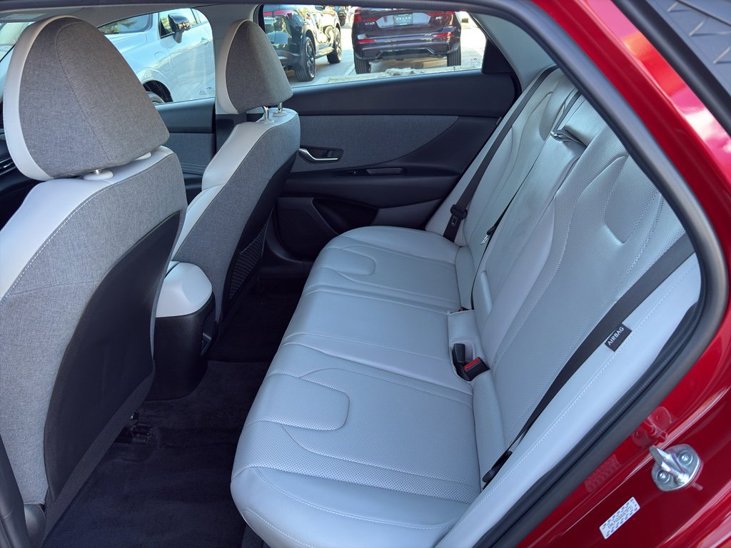 Used 2024 Hyundai Elantra Limited image 11