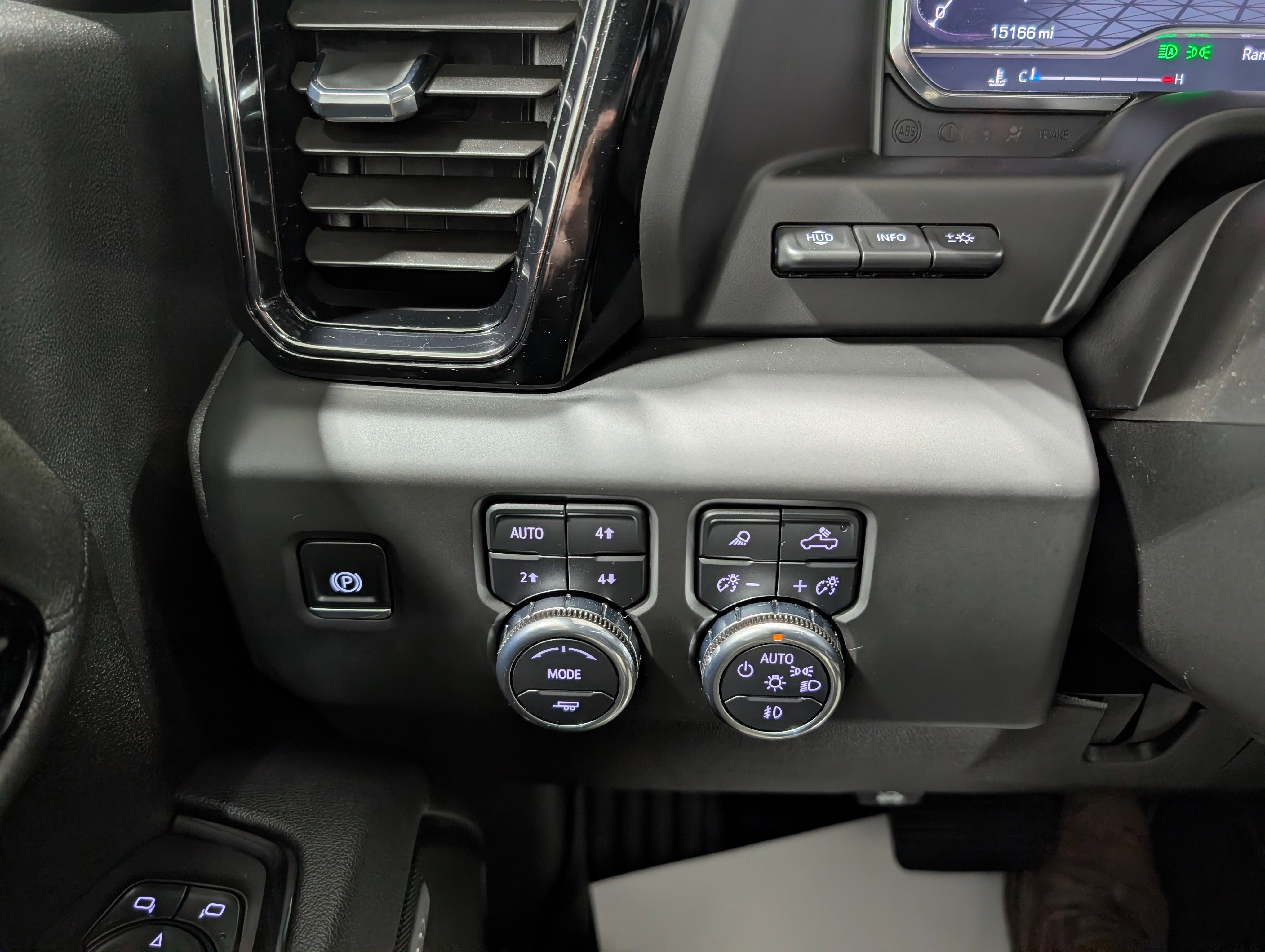 Used 2025 GMC Sierra 3500 AT4 w/ AT4 Premium Plus Package image 25