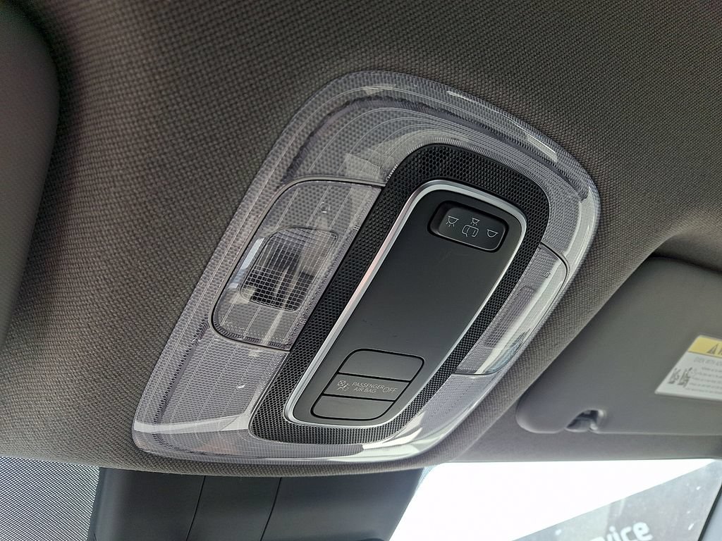 Used 2025 Hyundai Elantra SE FWD image 25