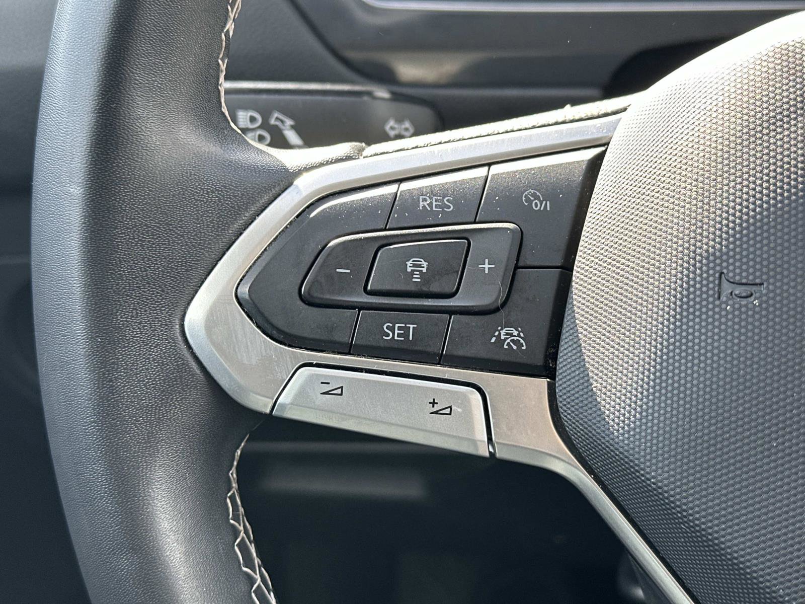 Used 2022 Volkswagen Tiguan SE image 22