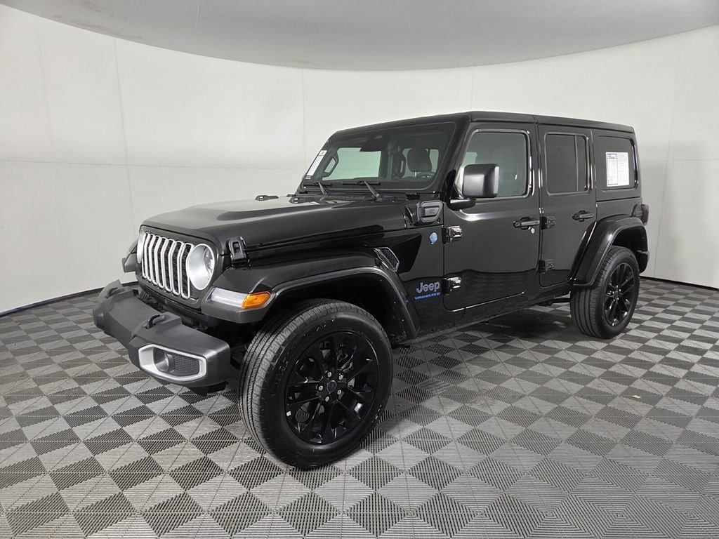 Used 2025 Jeep Wrangler Unlimited Sahara w/ Safety Group AWD/4WD image 9