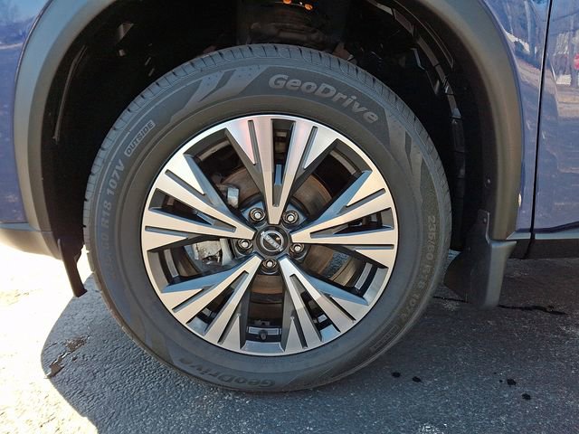 Used 2023 Nissan Rogue SV image 10