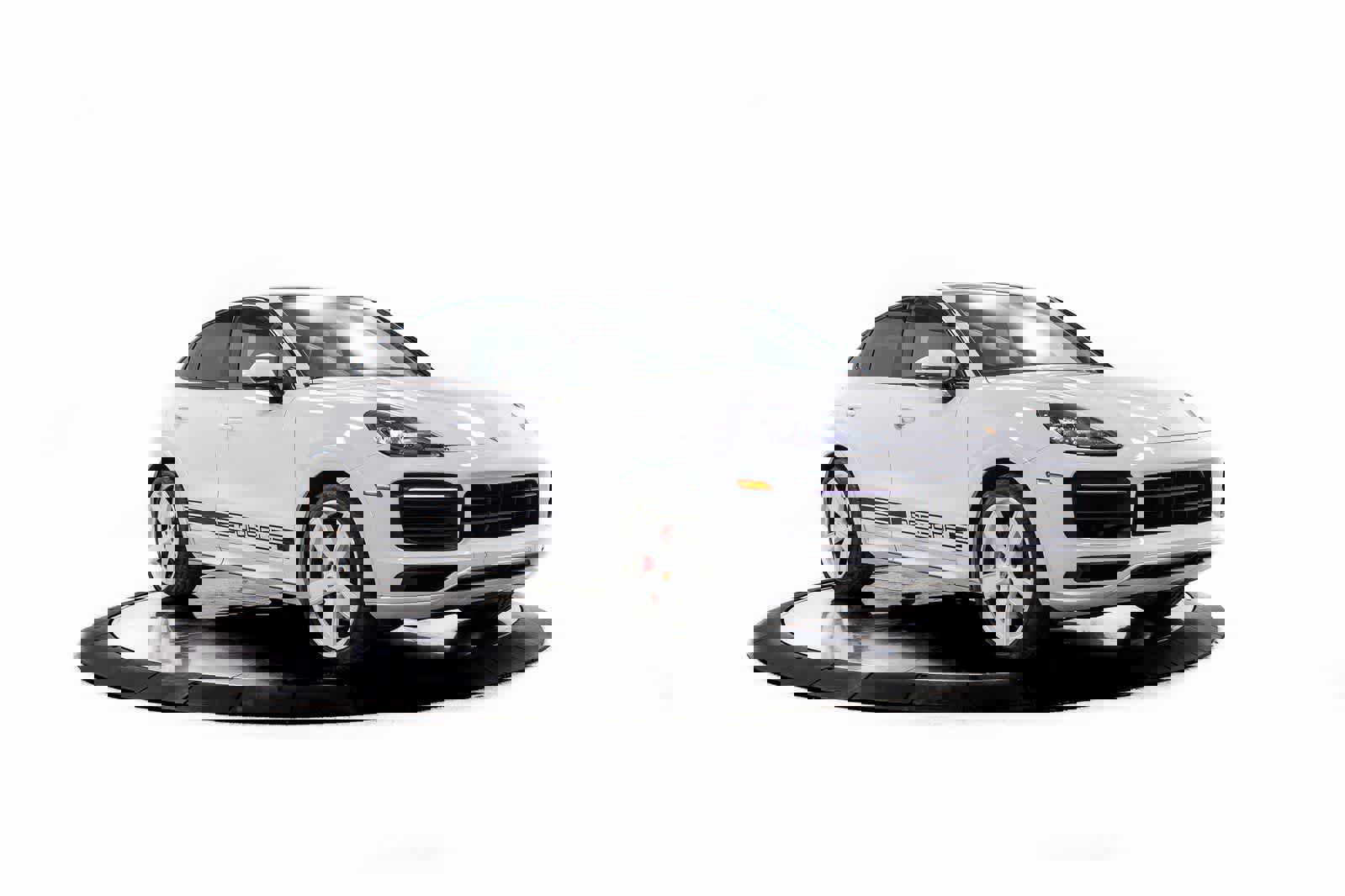 Certified 2023 Porsche Cayenne GTS image 9