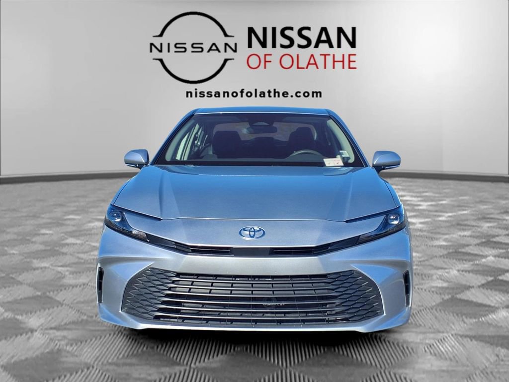 Used 2025 Toyota Camry LE image 31