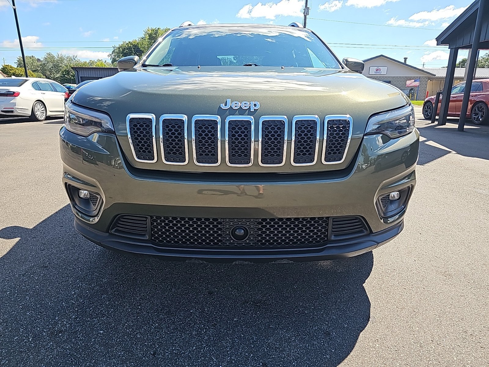 Used 2021 Jeep Cherokee Latitude Plus w/ Mopar Interior Package AWD/4WD image 8