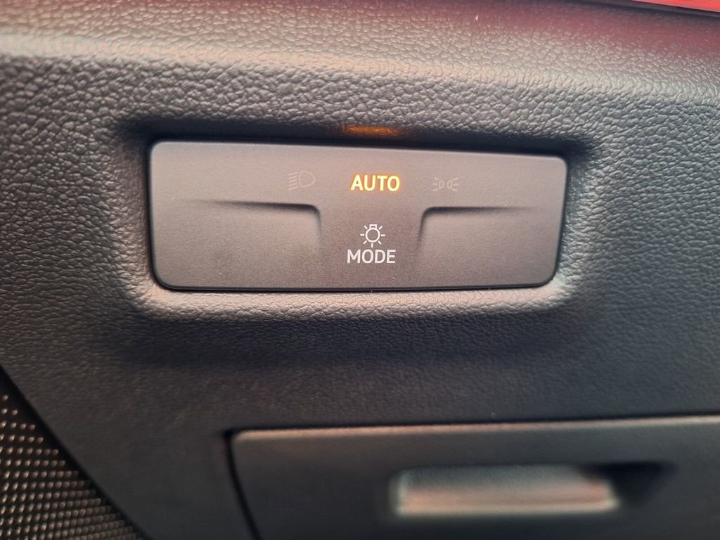 New 2026 Volkswagen Tiguan SE R-Line image 12