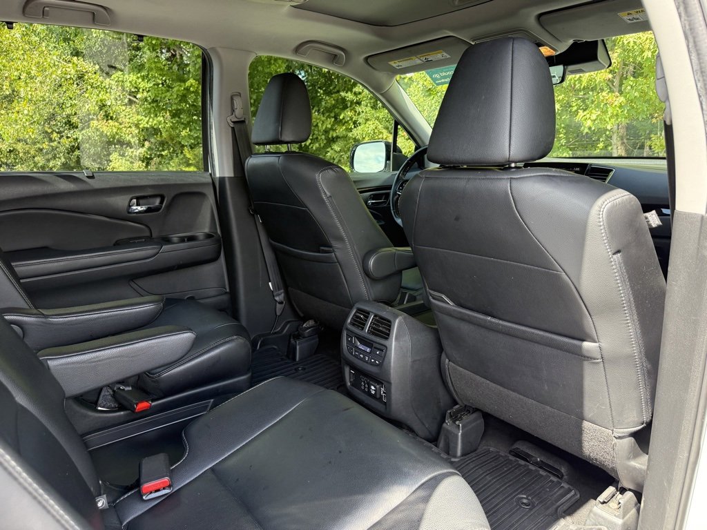 Used 2021 Honda Pilot Touring image 23