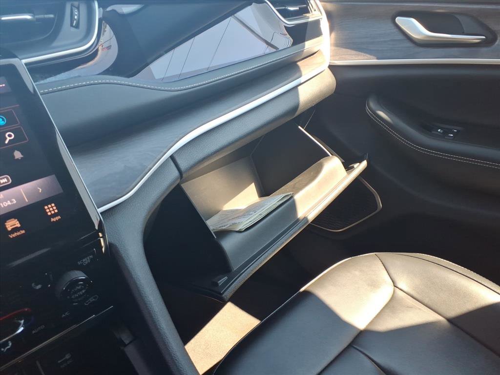 Used 2024 Jeep Grand Cherokee Limited 4xe image 21