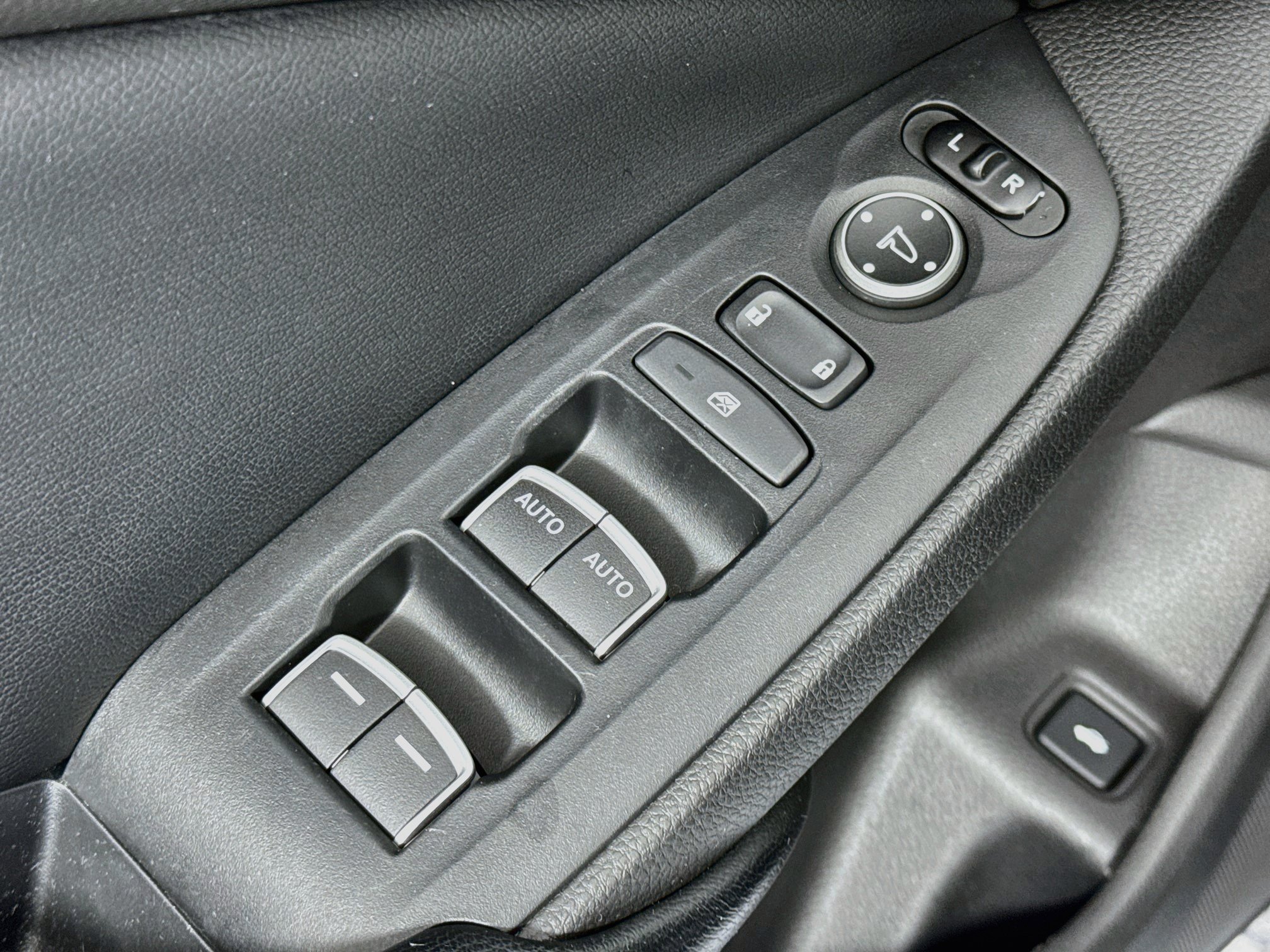 Certified 2018 Honda Accord EX-L image 17