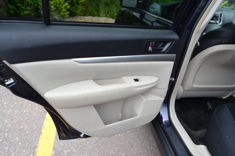 Used 2012 Subaru Outback 2.5i Premium w/ All-Weather Pkg image 32