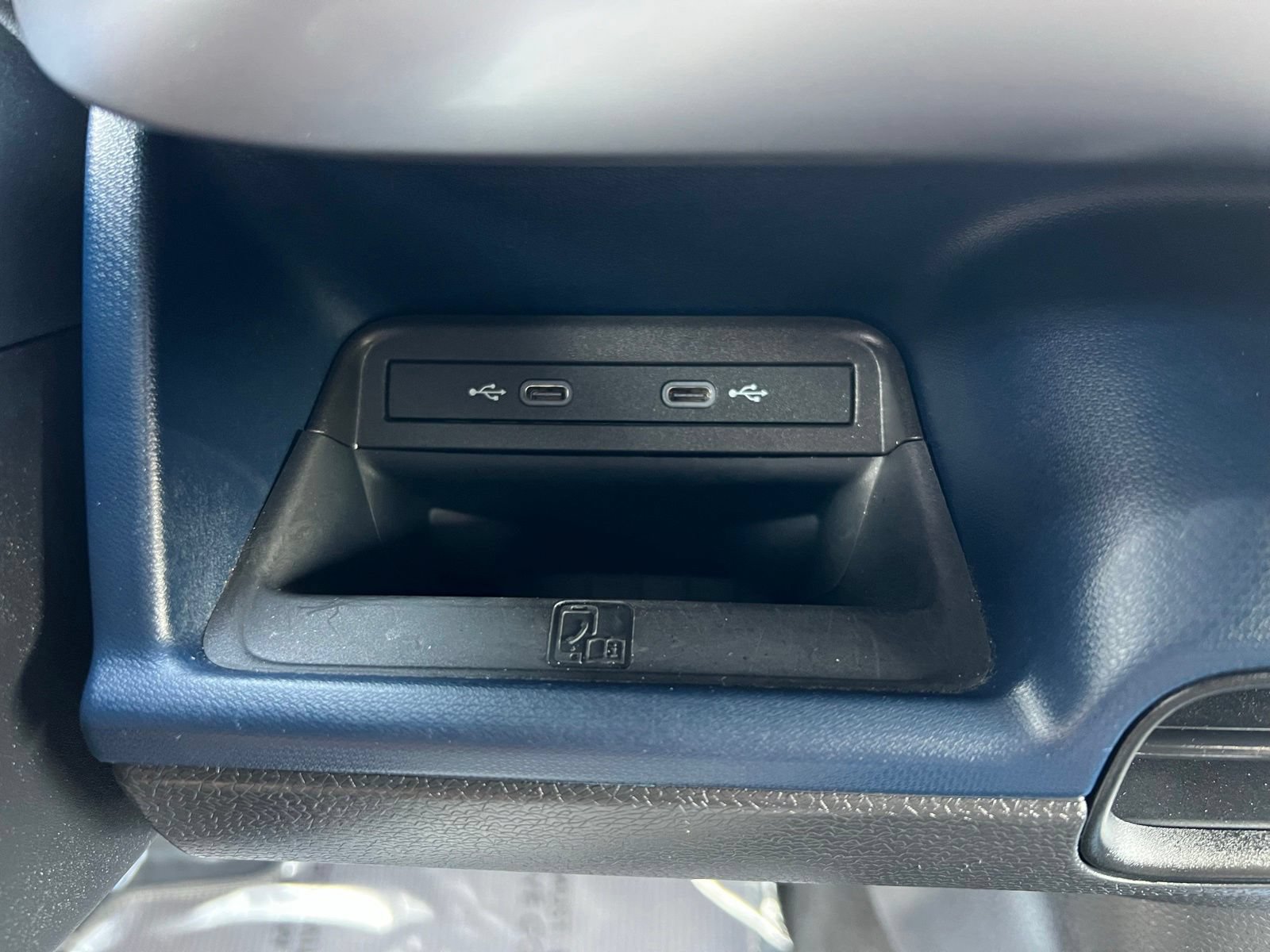 Used 2025 Volkswagen ID. Buzz Pro S RWD image 43