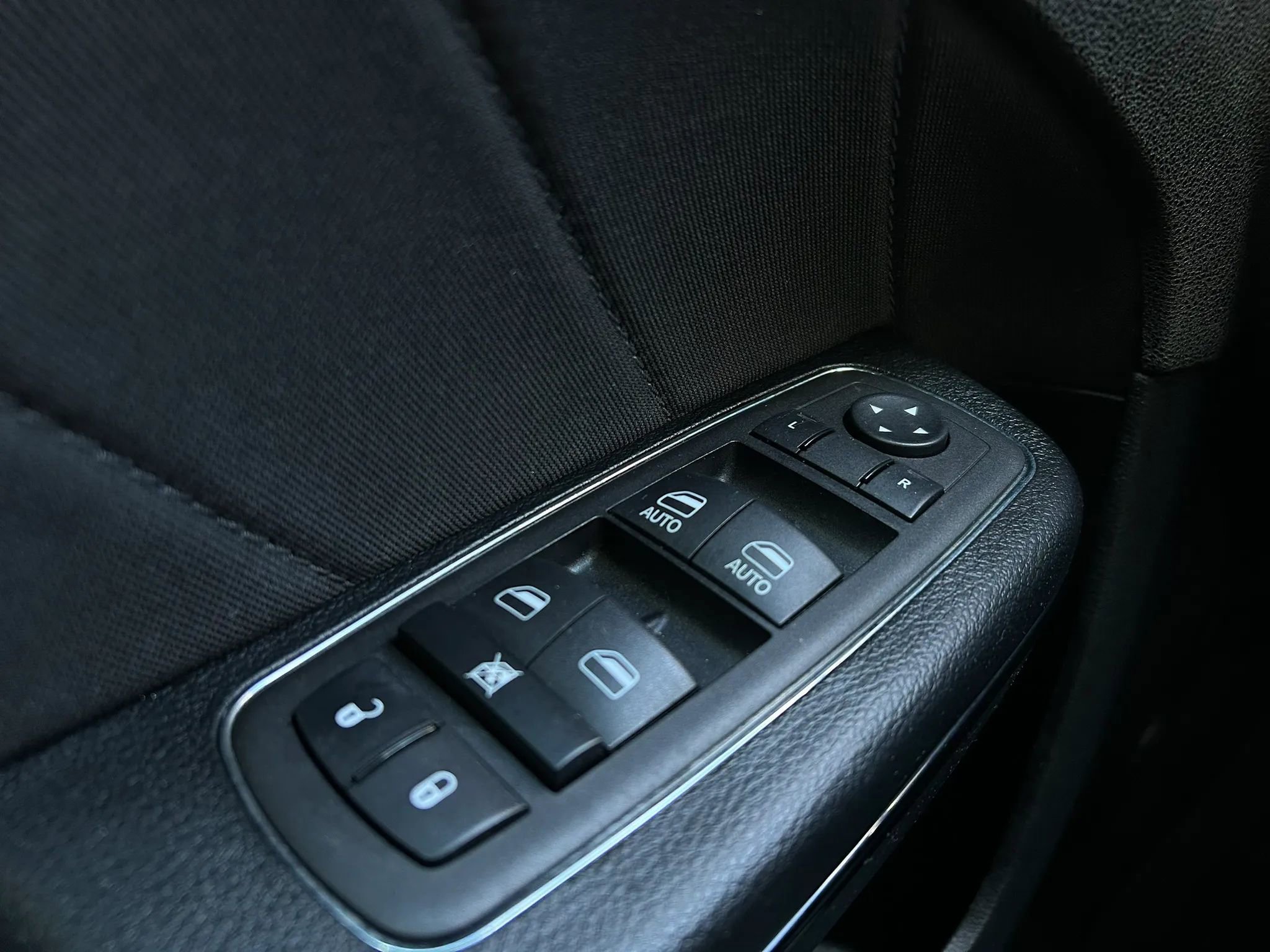 Used 2023 Dodge Charger SXT w/ Blacktop Package image 11