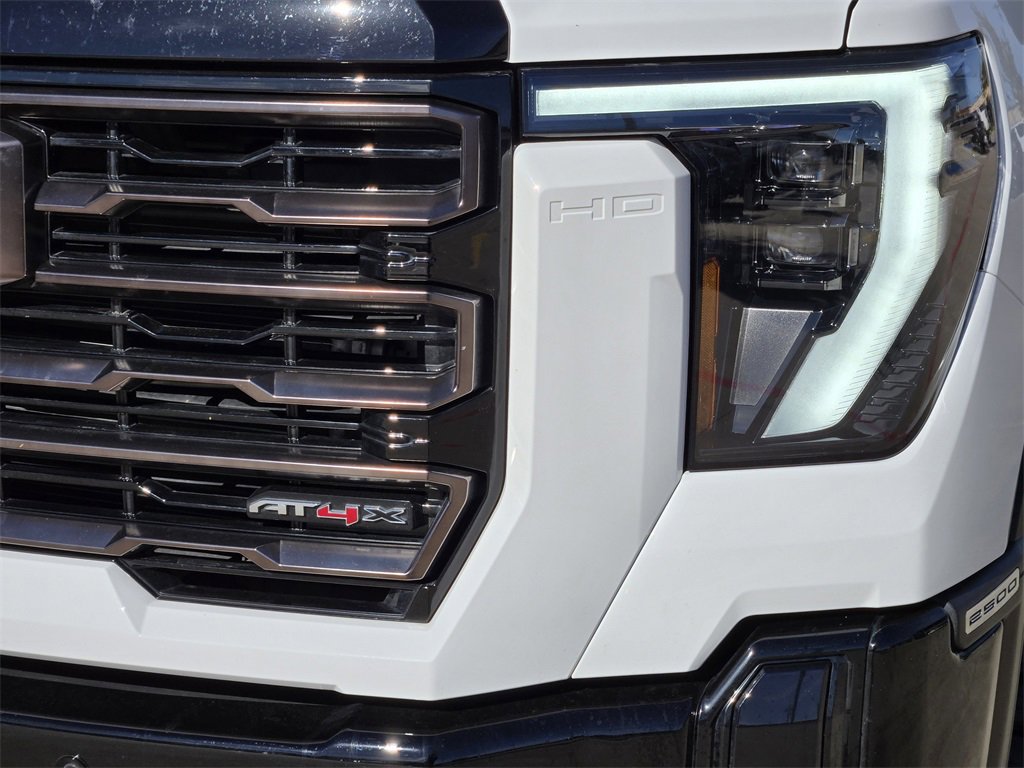 Used 2025 GMC Sierra 2500 AT4X image 15