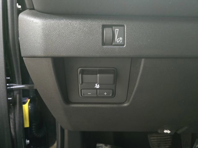 Used 2023 Chevrolet Colorado Z71 w/ Z71 Convenience Package 2 image 29