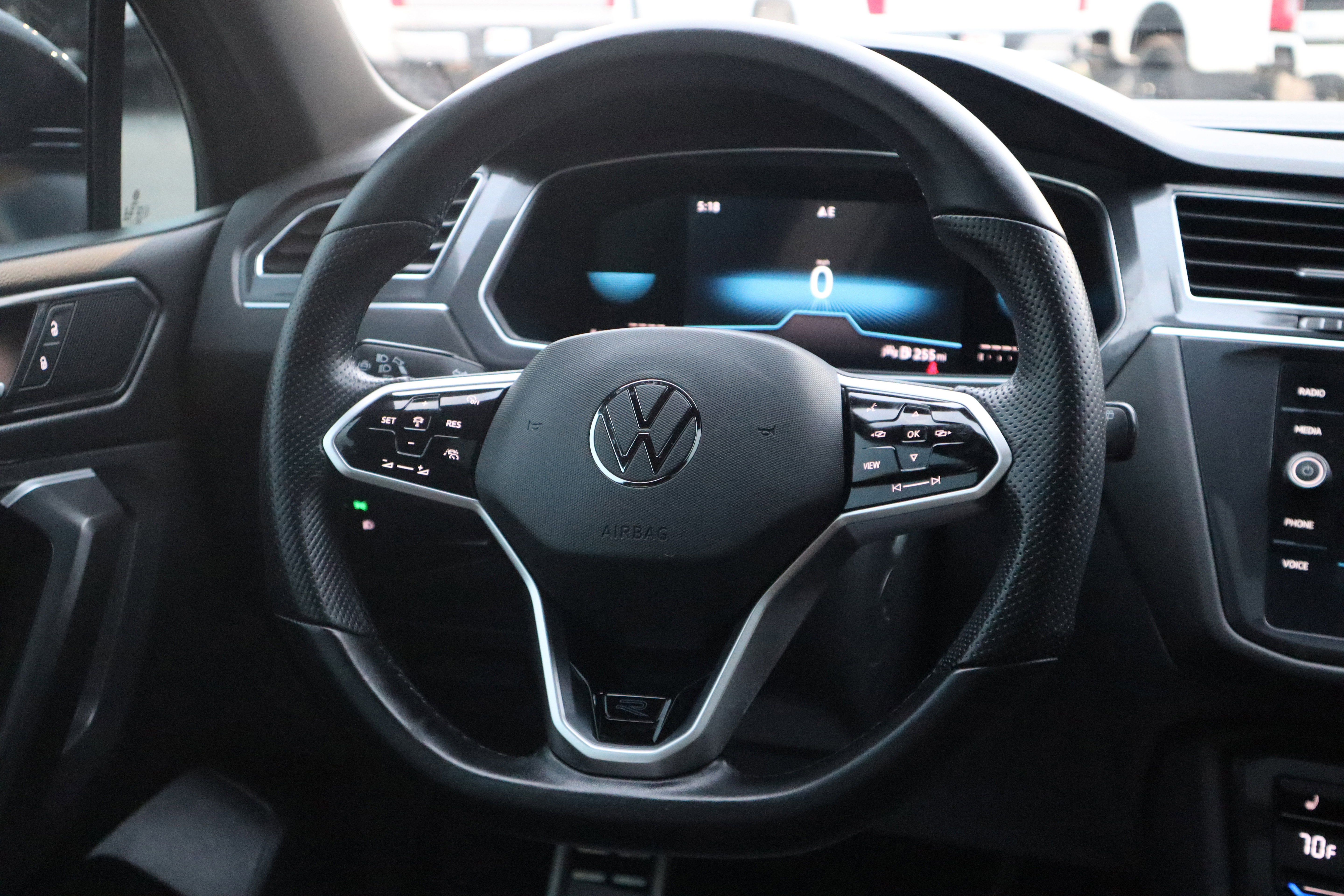 Used 2023 Volkswagen Tiguan SE R-Line image 14