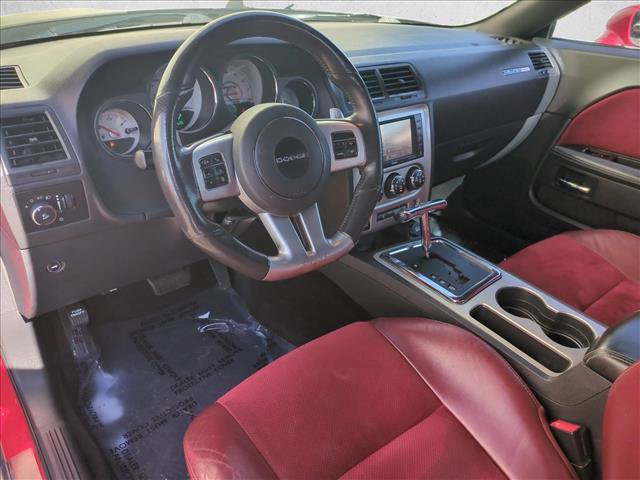 Used 2014 Dodge Challenger SRT8 w/ Harman/Kardon Audio Group RWD image 10