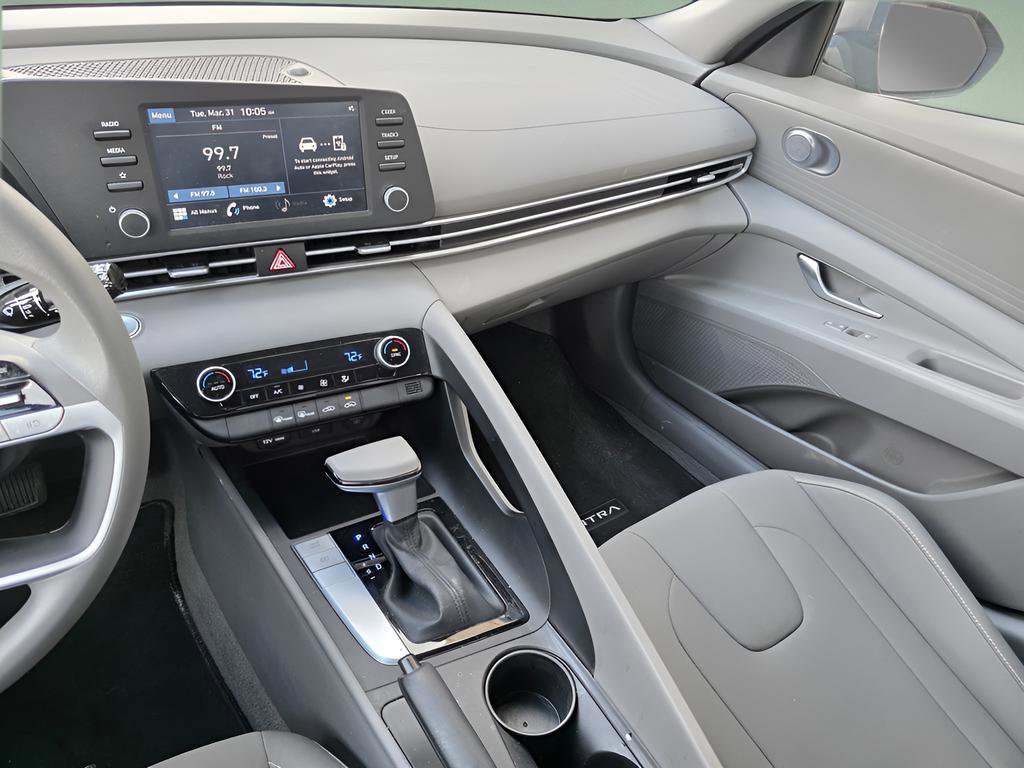 Used 2023 Hyundai Elantra SEL image 28
