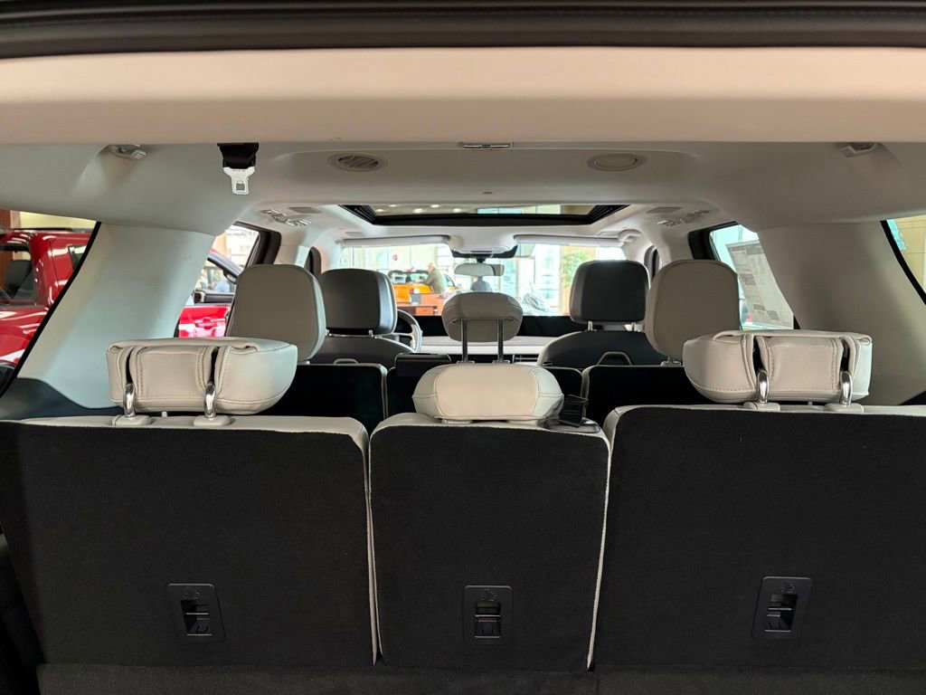New 2026 Lincoln Navigator L Reserve w/ Jet Appearance Package AWD/4WD image 20