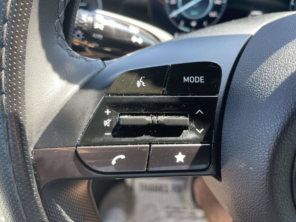 Used 2024 Hyundai Elantra Limited FWD image 27