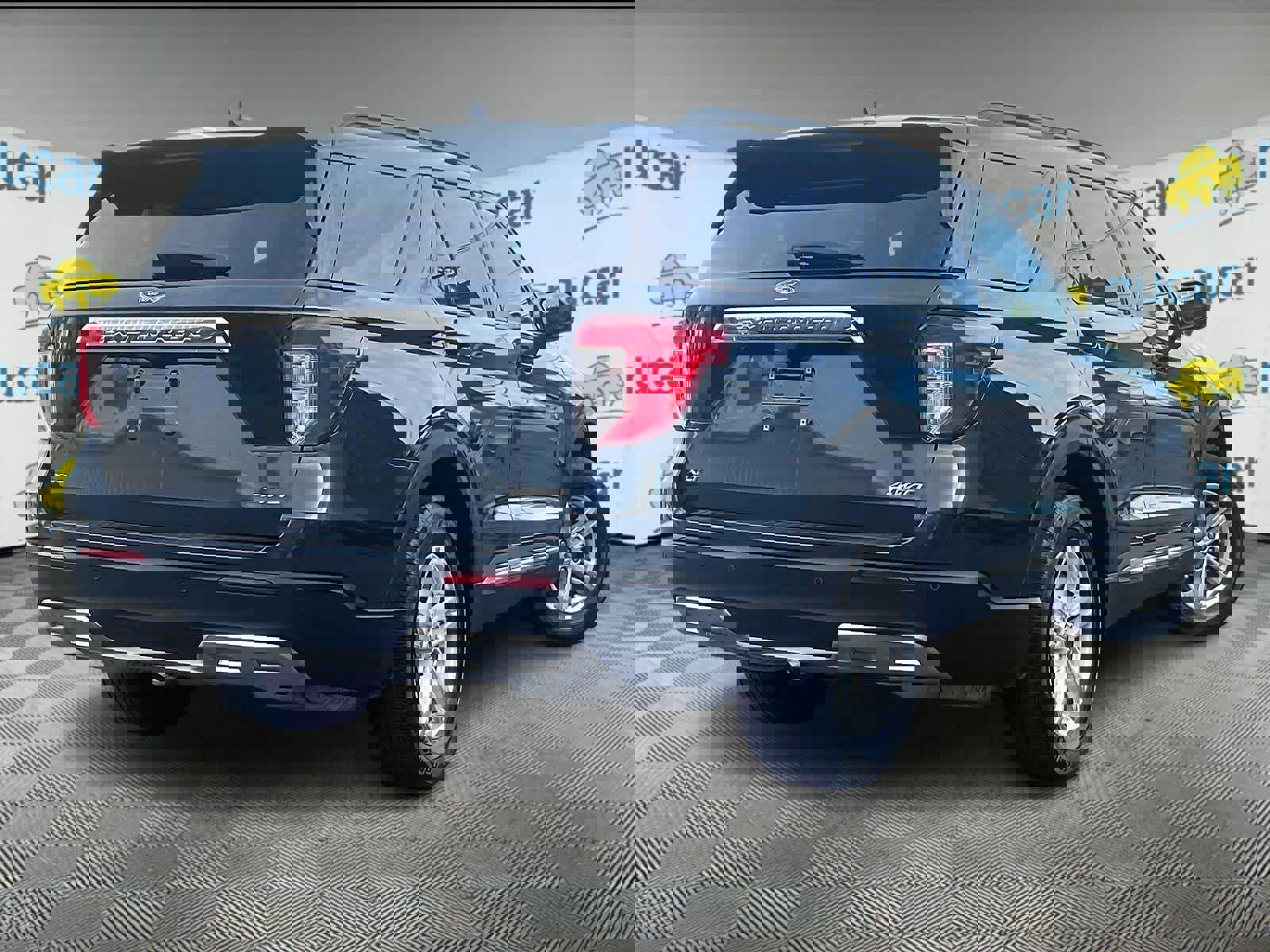 Used 2023 Ford Explorer XLT w/ Equipment Group 202A image 6