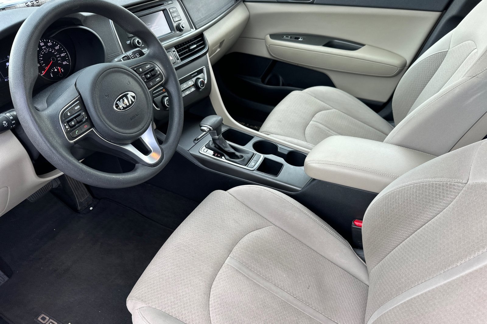 Used 2017 Kia Optima LX image 9