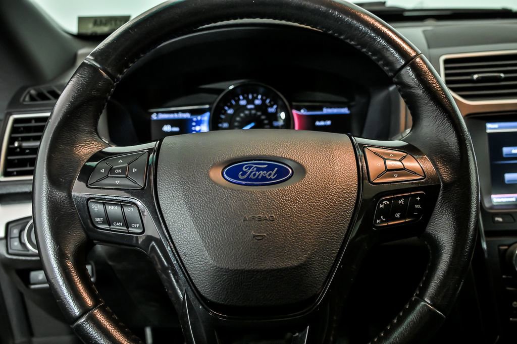 Used 2016 Ford Explorer XLT w/ Equipment Group 202A AWD/4WD image 19