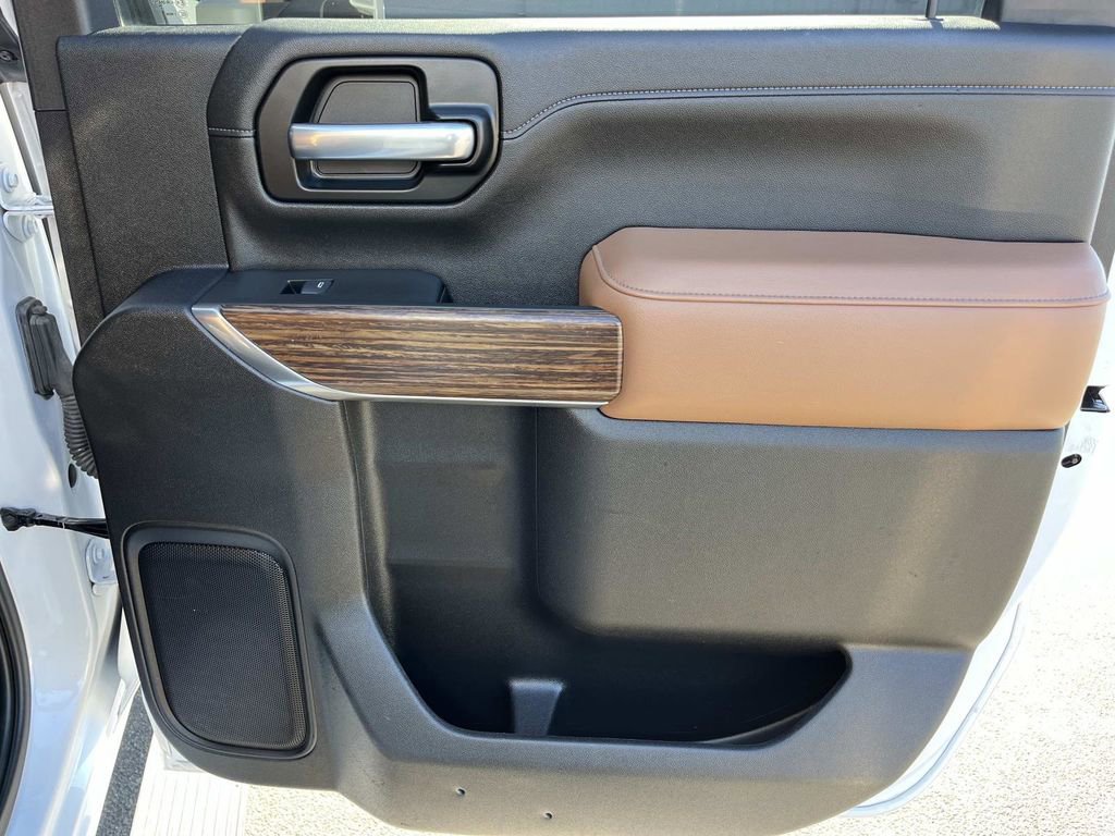 Used 2020 Chevrolet Silverado 3500 High Country image 19