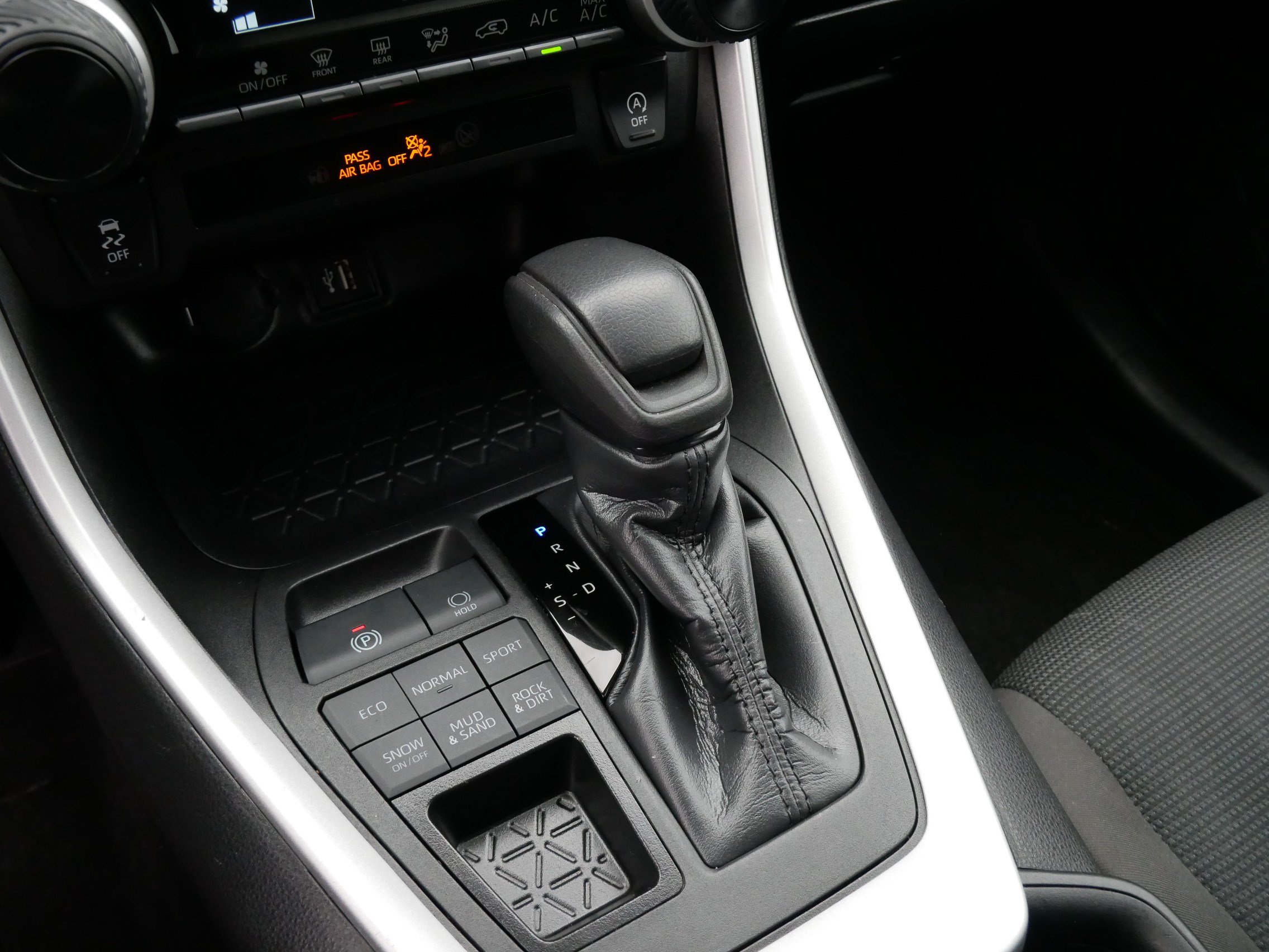Certified 2025 Toyota RAV4 LE AWD/4WD image 23