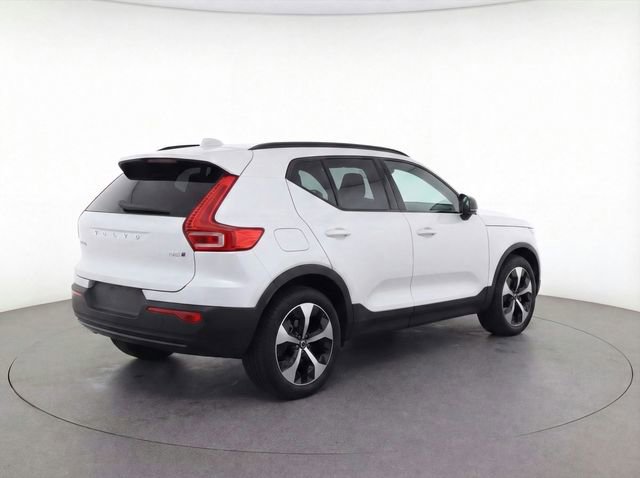 New 2026 Volvo XC40 B5 Plus w/ Protection Package Premier image 35