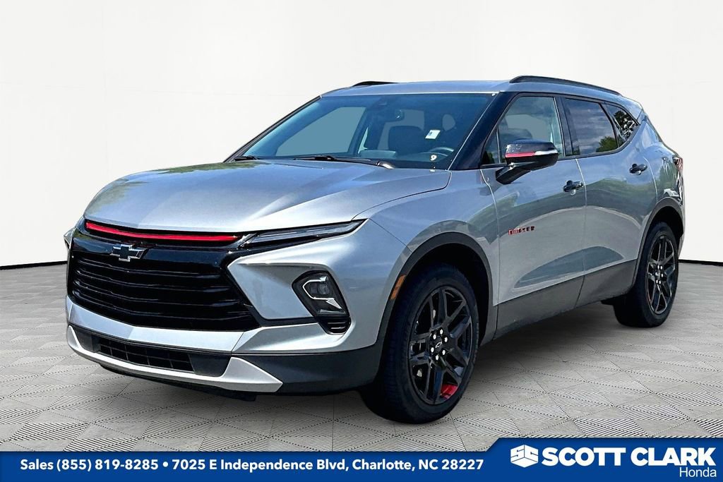 Used 2025 Chevrolet Blazer LT w/ Redline Edition image 3