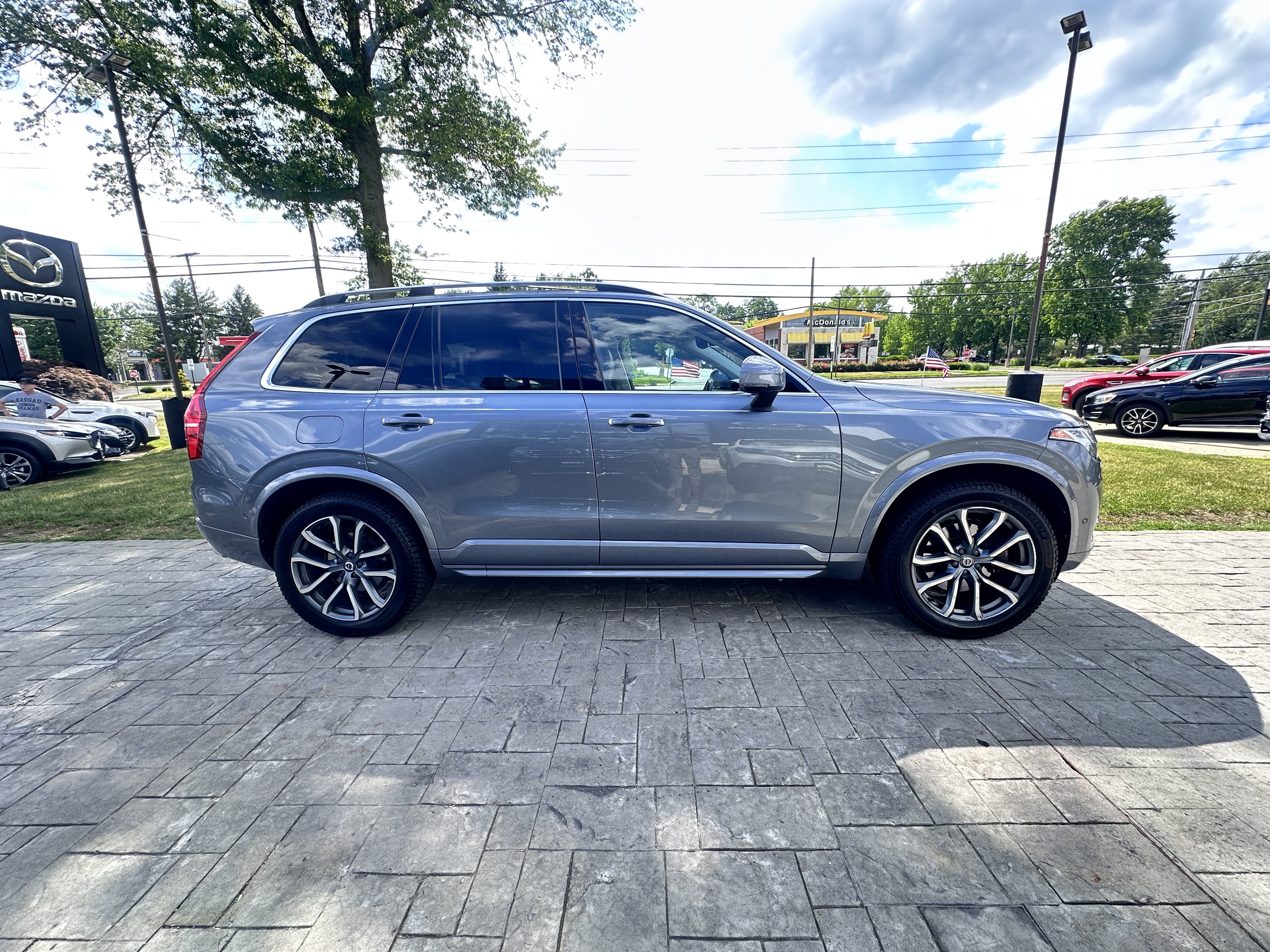 Used 2017 Volvo XC90 T6 Momentum w/ Vision Package AWD/4WD image 11