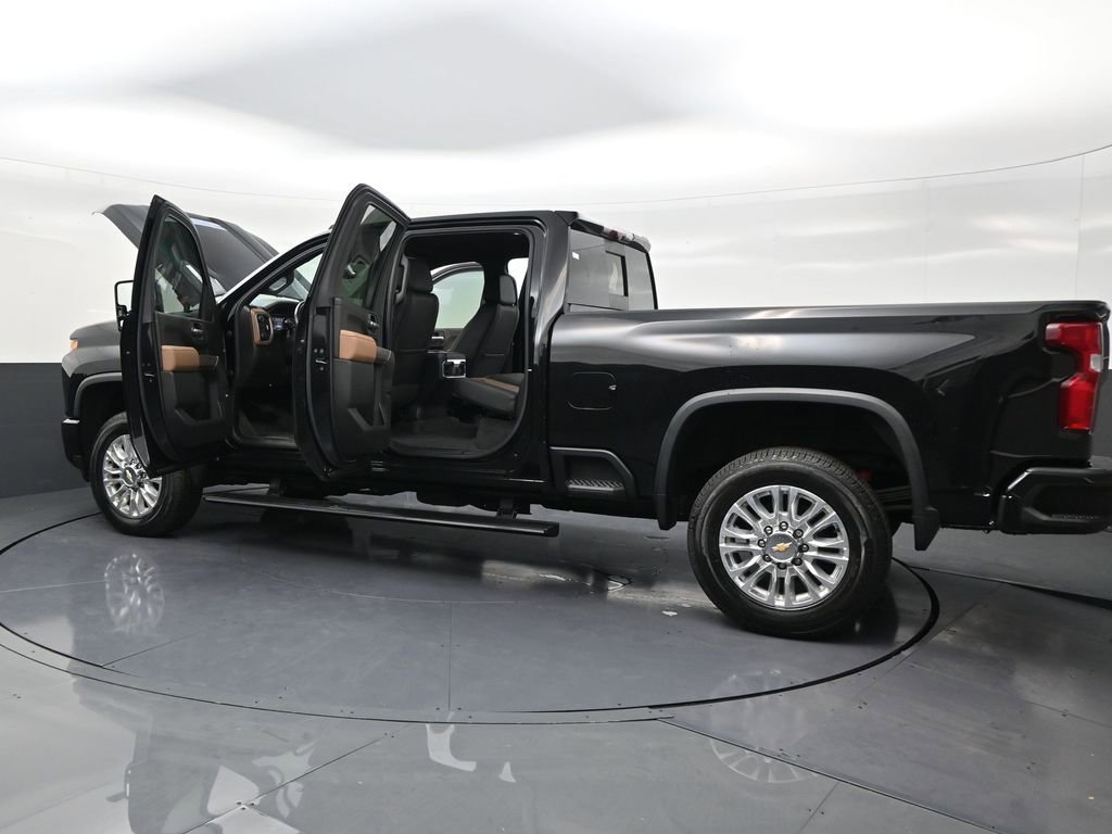 Used 2022 Chevrolet Silverado 2500 High Country w/ Z71 Off-Road Package image 31