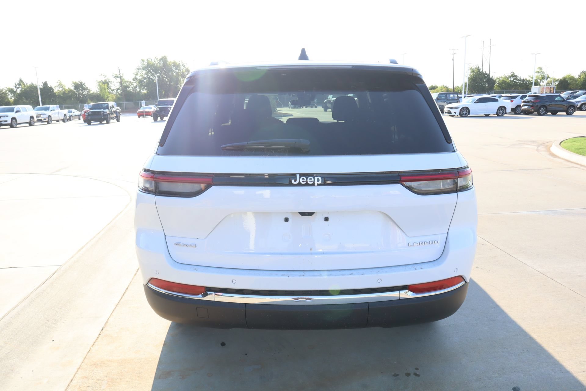 New 2026 Jeep Grand Cherokee Laredo AWD/4WD image 20