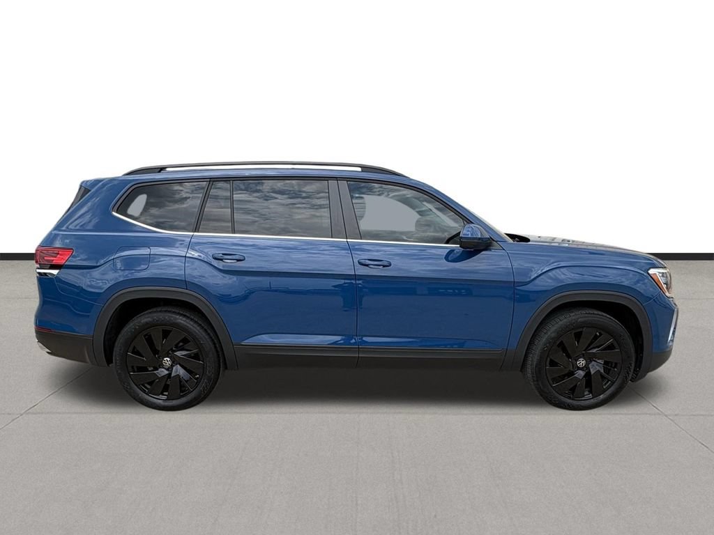 Used 2025 Volkswagen Atlas SE FWD image 4
