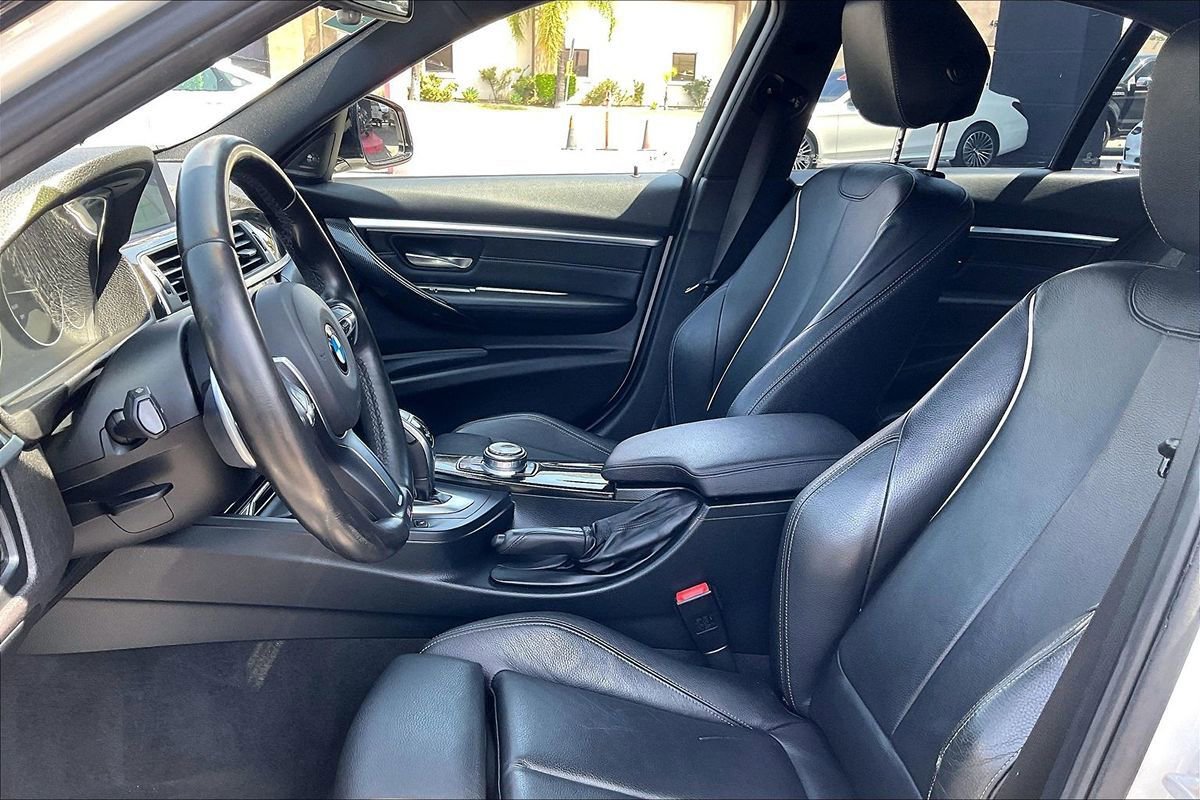 Used 2017 BMW 330i Sedan RWD image 10