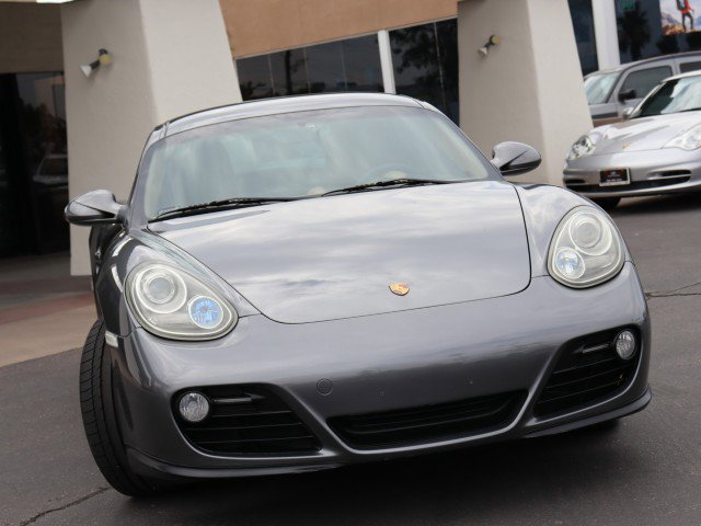 Used 2010 Porsche Cayman image 2