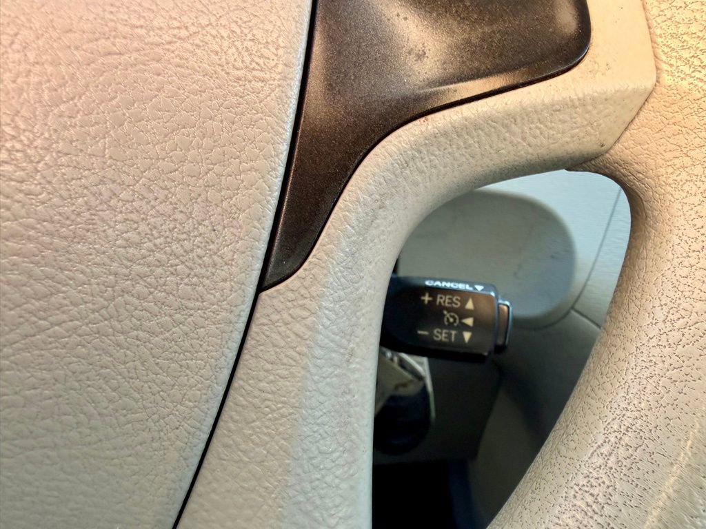 Used 2014 Toyota Sienna L image 26