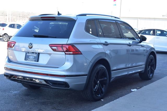 Used 2023 Volkswagen Tiguan SE R-Line image 11