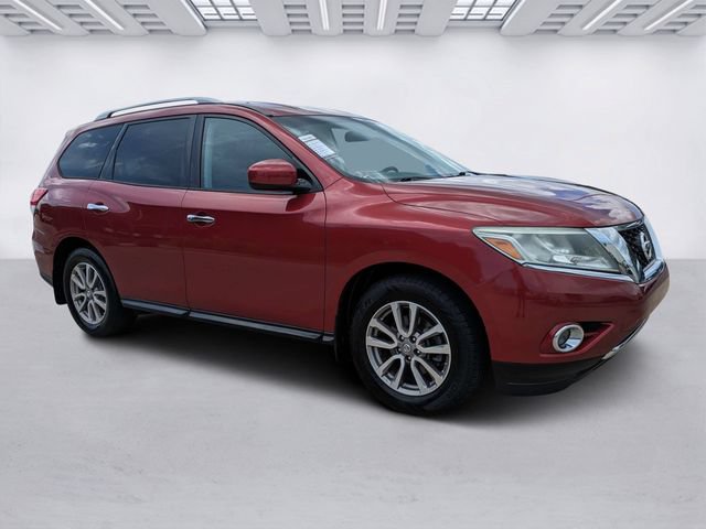 Used 2016 Nissan Pathfinder SV FWD video 1