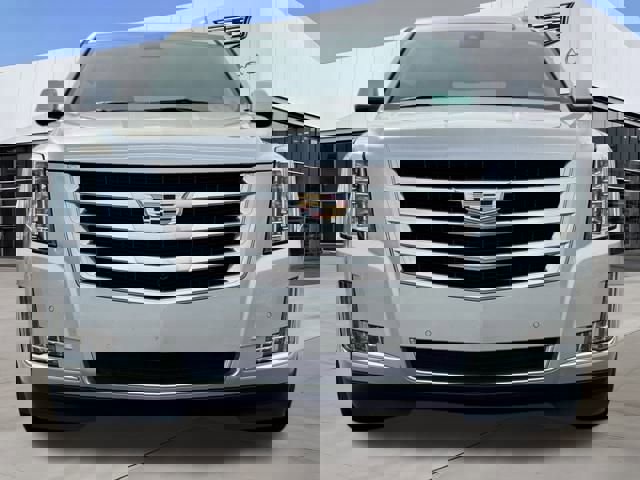 Used 2020 Cadillac Escalade Luxury image 4