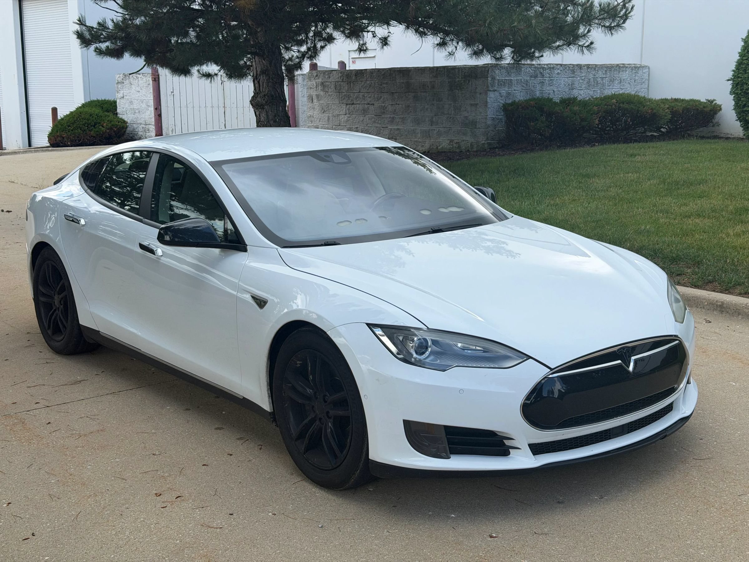 Used 2015 Tesla Model S 85D AWD/4WD image 3