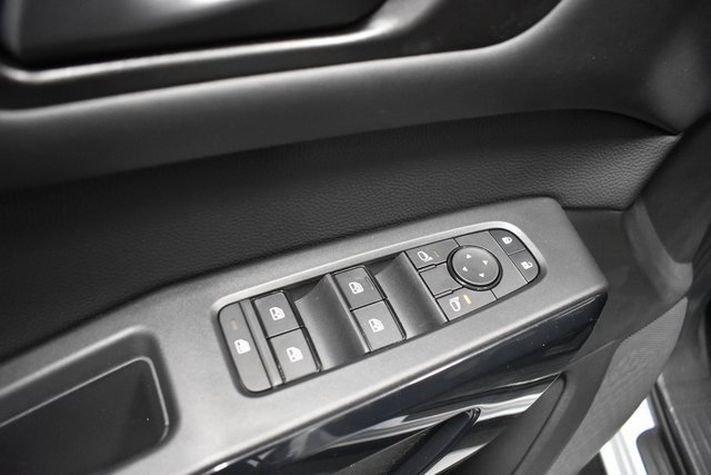 New 2025 Nissan Pathfinder SV image 15