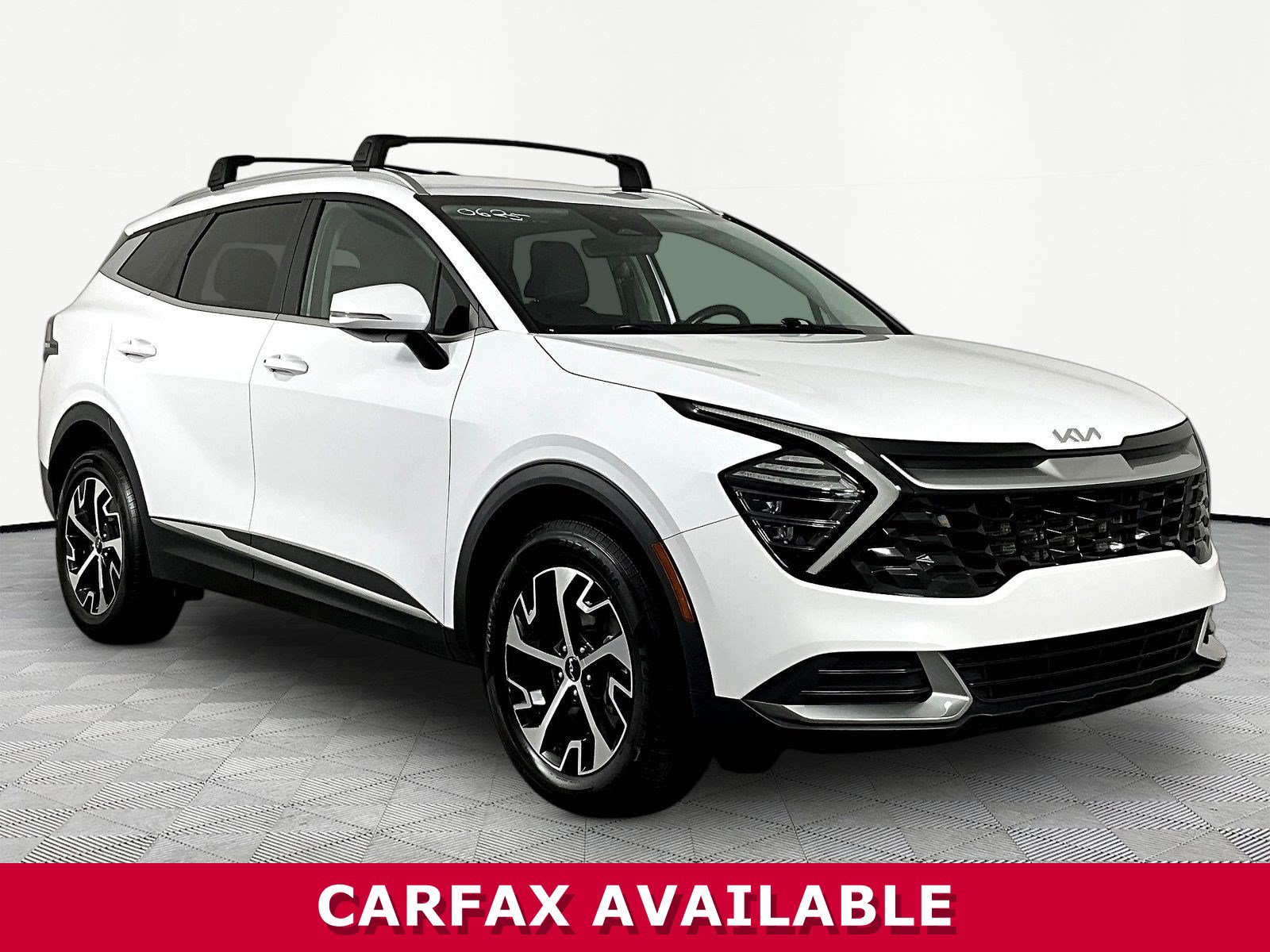 Used 2024 Kia Sportage EX AWD/4WD image 3
