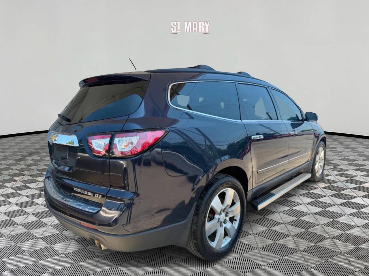 Used 2015 Chevrolet Traverse LTZ w/ LPO, 'HIT The Road' Package AWD/4WD image 4