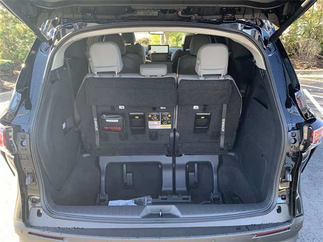 New 2026 Toyota Sienna XLE image 35